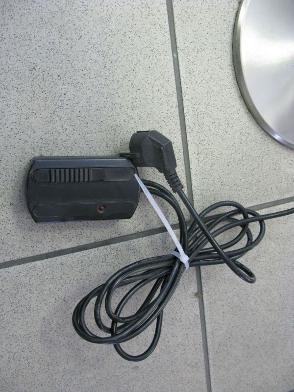V2056/3F, 3XG9 40W, Stand Light