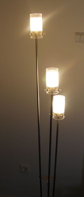 V2056/3F, 3XG9 40W, Stand Light