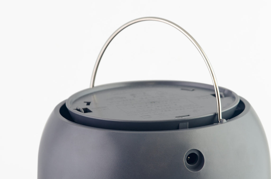 UVL-2020 carrying handle and power connection detail